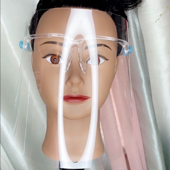 Face masks - Picture 3 of 5